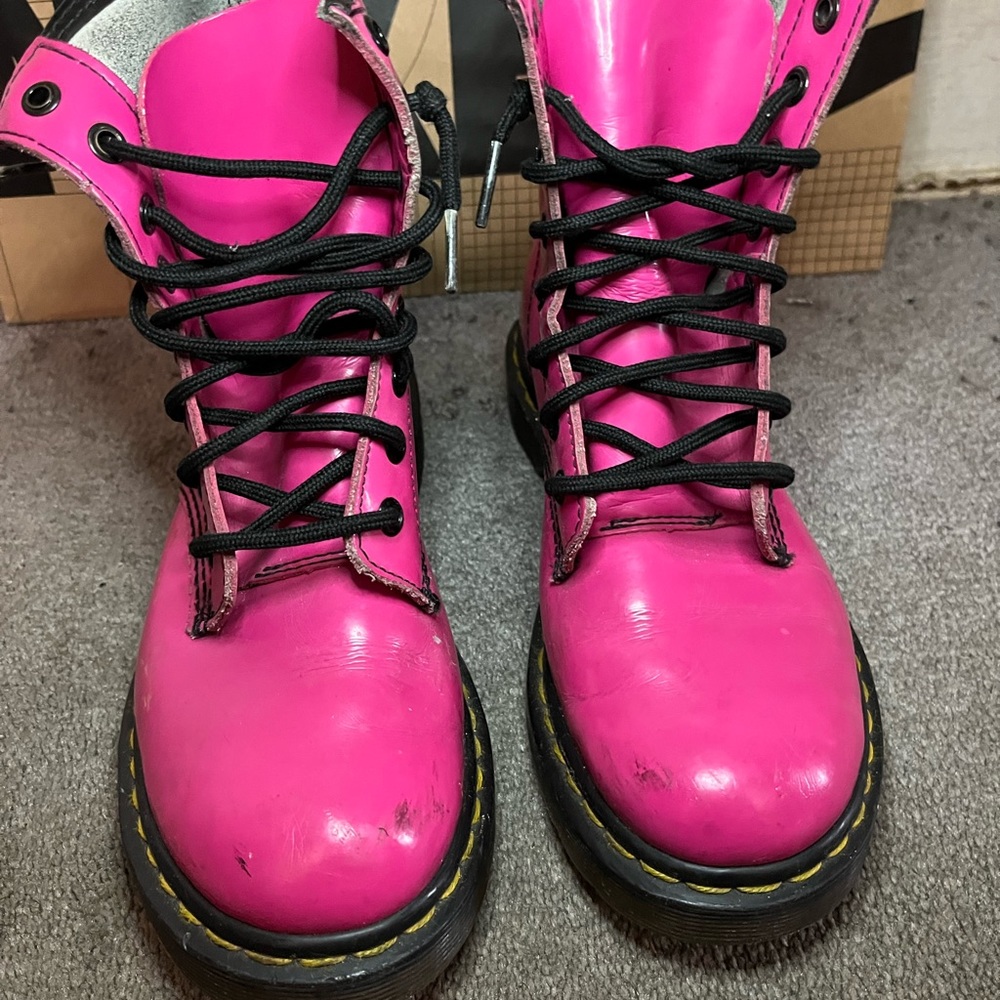 Authentic vintage pink dr.martens